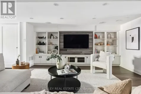 19 Lark Street Toronto (the Beaches) ON M4L 3M5
