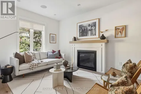 19 Lark Street Toronto (the Beaches) ON M4L 3M5
