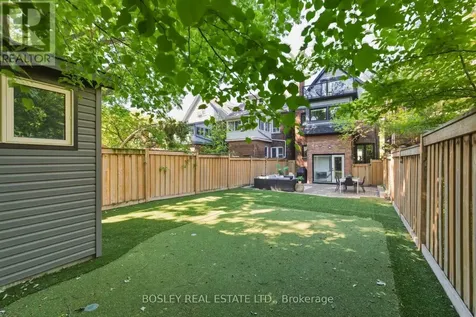 19 Lark Street Toronto (the Beaches) ON M4L 3M5