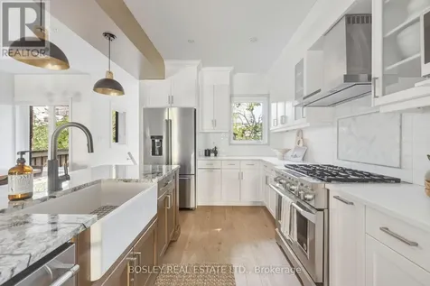 19 Lark Street Toronto (the Beaches) ON M4L 3M5