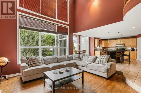 9 Blackshire Circle Ottawa ON K2J 5L8