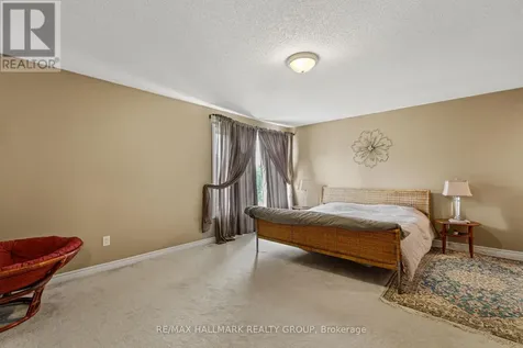 9 Blackshire Circle Ottawa ON K2J 5L8