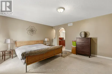 9 Blackshire Circle Ottawa ON K2J 5L8
