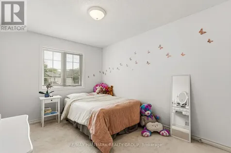 9 Blackshire Circle Ottawa ON K2J 5L8