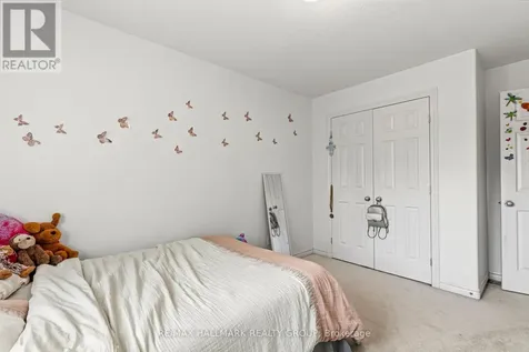 9 Blackshire Circle Ottawa ON K2J 5L8