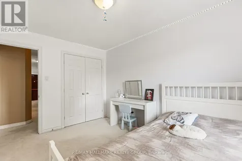9 Blackshire Circle Ottawa ON K2J 5L8