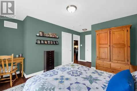 34 Chamberlain Crescent Penetanguishene ON L9M 0A6