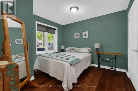 34 Chamberlain Crescent Penetanguishene ON L9M 0A6
