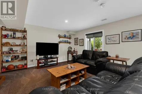 34 Chamberlain Crescent Penetanguishene ON L9M 0A6