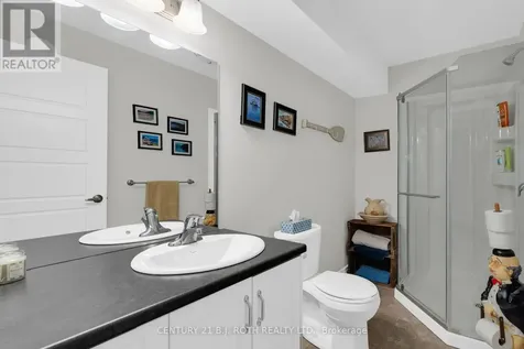 34 Chamberlain Crescent Penetanguishene ON L9M 0A6