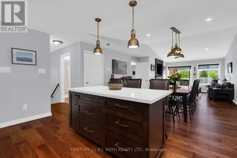 34 Chamberlain Crescent Penetanguishene ON L9M 0A6