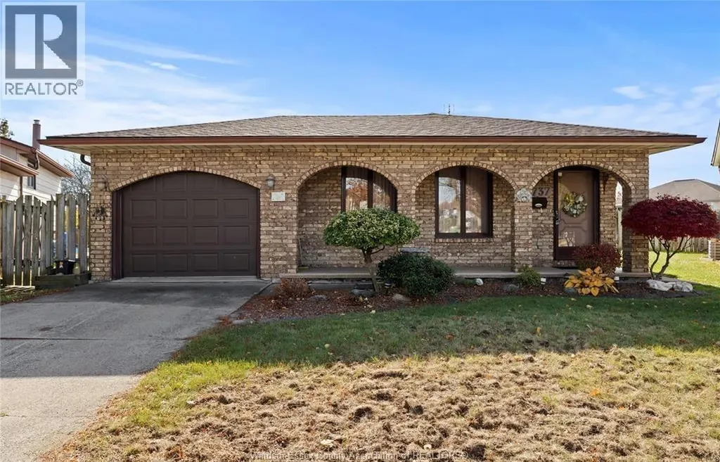 2737 Bramley Crescent Windsor ON N8W 4X2