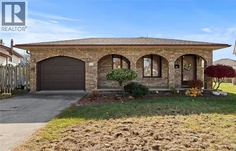 2737 Bramley Crescent Windsor ON N8W 4X2
