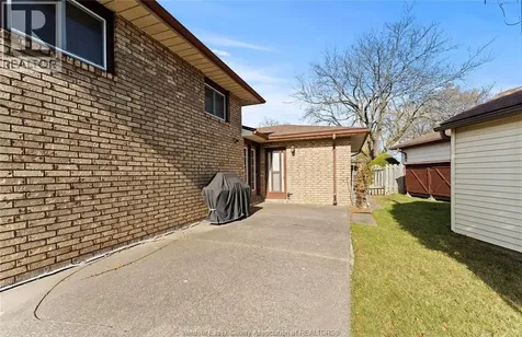 2737 Bramley Crescent Windsor ON N8W 4X2