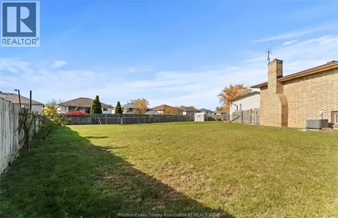 2737 Bramley Crescent Windsor ON N8W 4X2