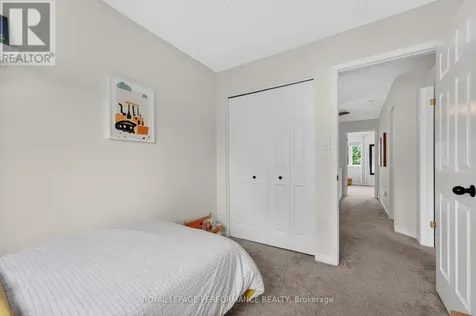 503 Edison Avenue Ottawa ON K2A 1V3