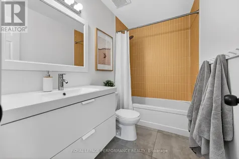 503 Edison Avenue Ottawa ON K2A 1V3