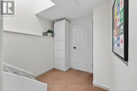 503 Edison Avenue Ottawa ON K2A 1V3