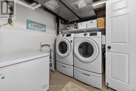 503 Edison Avenue Ottawa ON K2A 1V3