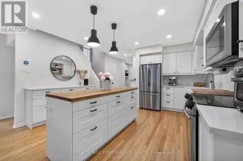 503 Edison Avenue Ottawa ON K2A 1V3