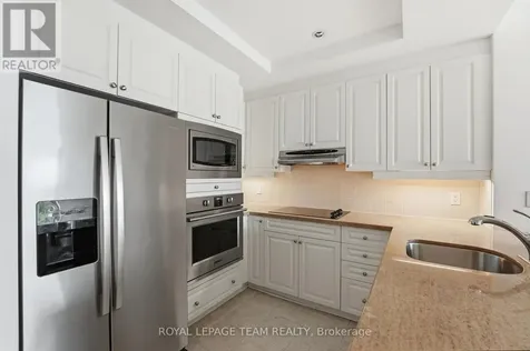 38 Metropole Private Ottawa ON K1Z 1E9