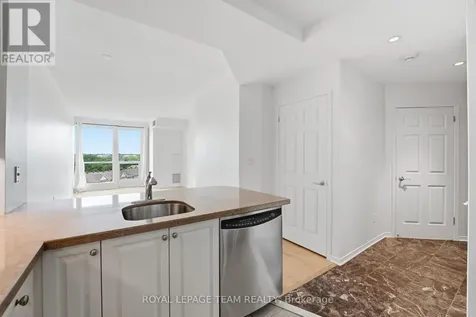 38 Metropole Private Ottawa ON K1Z 1E9