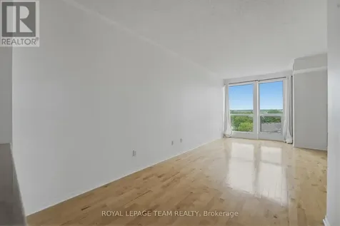 38 Metropole Private Ottawa ON K1Z 1E9