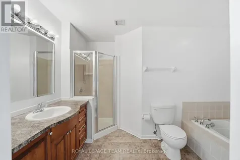 38 Metropole Private Ottawa ON K1Z 1E9