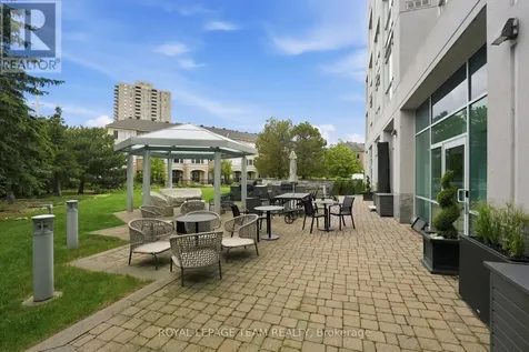 38 Metropole Private Ottawa ON K1Z 1E9