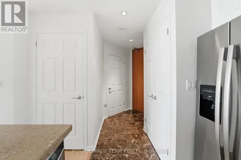 38 Metropole Private Ottawa ON K1Z 1E9