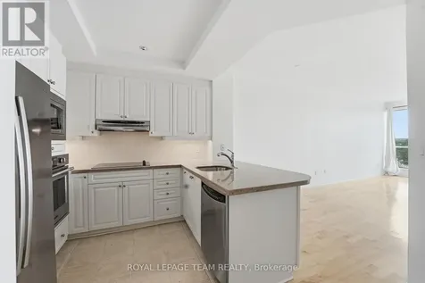 38 Metropole Private Ottawa ON K1Z 1E9