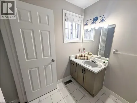 34 Dynasty Avenue Stoney Creek ON L8G 5C7