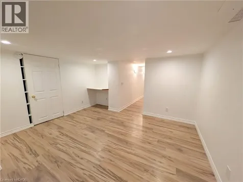 34 Dynasty Avenue Stoney Creek ON L8G 5C7