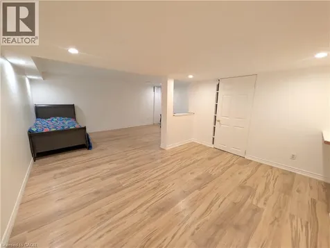 34 Dynasty Avenue Stoney Creek ON L8G 5C7
