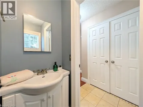 34 Dynasty Avenue Stoney Creek ON L8G 5C7