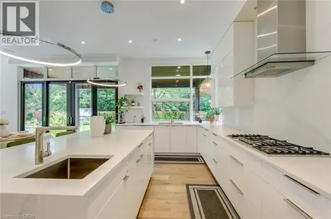 2104 Devon Road Oakville ON L6J 2N2
