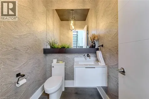 2104 Devon Road Oakville ON L6J 2N2