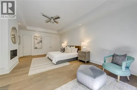 2104 Devon Road Oakville ON L6J 2N2