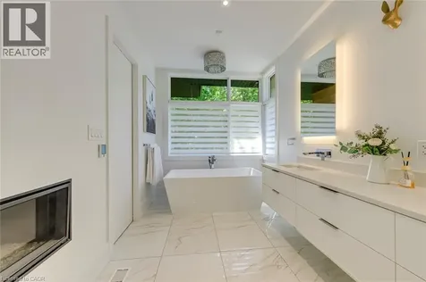 2104 Devon Road Oakville ON L6J 2N2