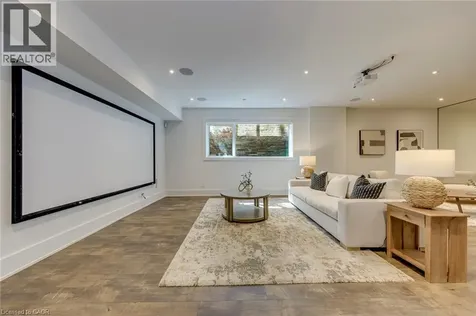 2104 Devon Road Oakville ON L6J 2N2