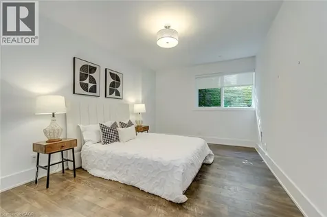2104 Devon Road Oakville ON L6J 2N2