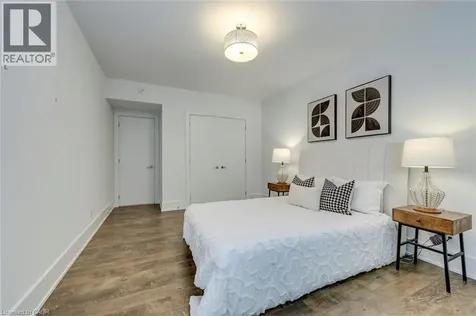 2104 Devon Road Oakville ON L6J 2N2