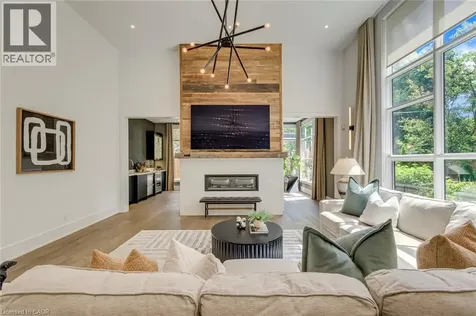 2104 Devon Road Oakville ON L6J 2N2
