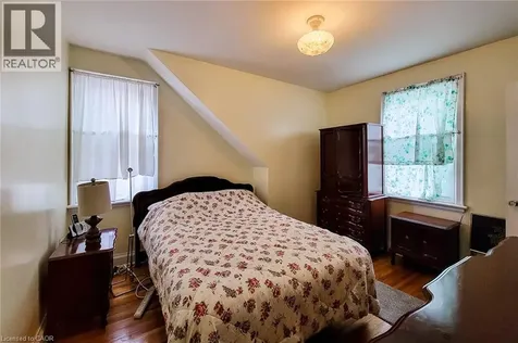 12 East 27th Street Hamilton ON L8V 3E7