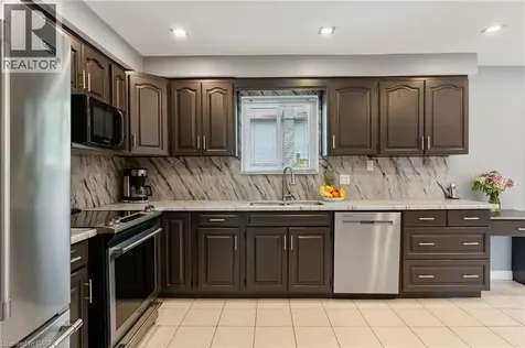 25 Burke Drive Caledonia ON N3W 1C3