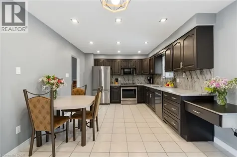 25 Burke Drive Caledonia ON N3W 1C3