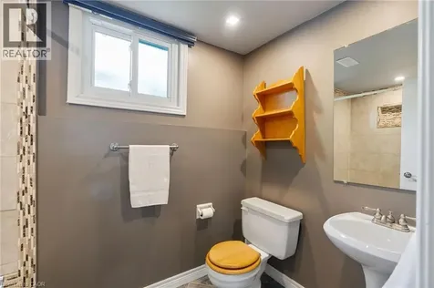 25 Burke Drive Caledonia ON N3W 1C3