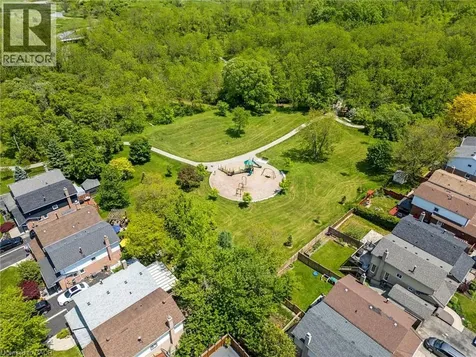 25 Burke Drive Caledonia ON N3W 1C3