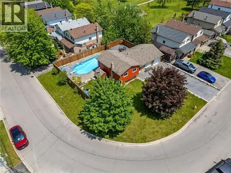 25 Burke Drive Caledonia ON N3W 1C3