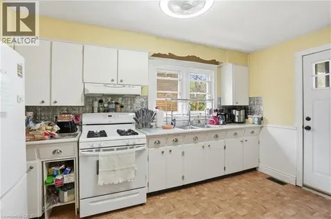 21 Weir Street North Hamilton ON L8H 5E7